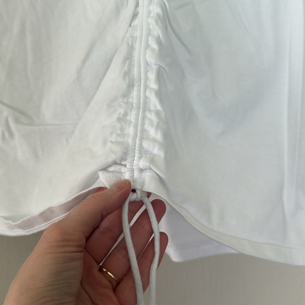 DSG White V-Neck Ruched top small - Picture 3 of 5